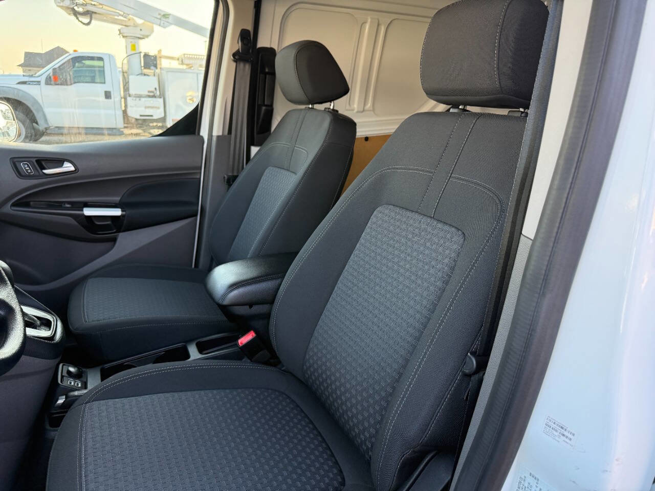 Used 2021 Ford Transit Connect XLT image 16