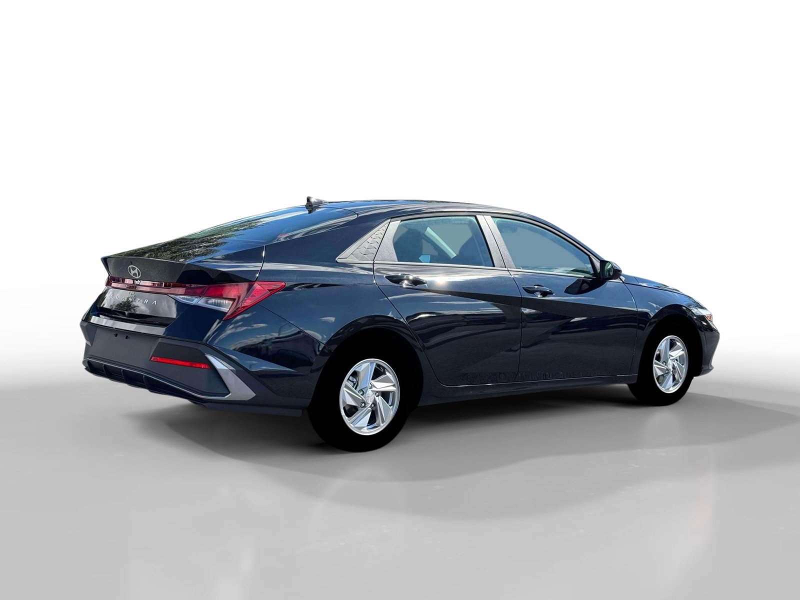 New 2026 Hyundai Elantra SE FWD image 8