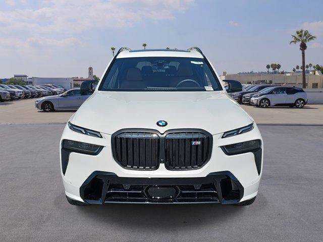 New 2026 BMW X7 M60i image 2