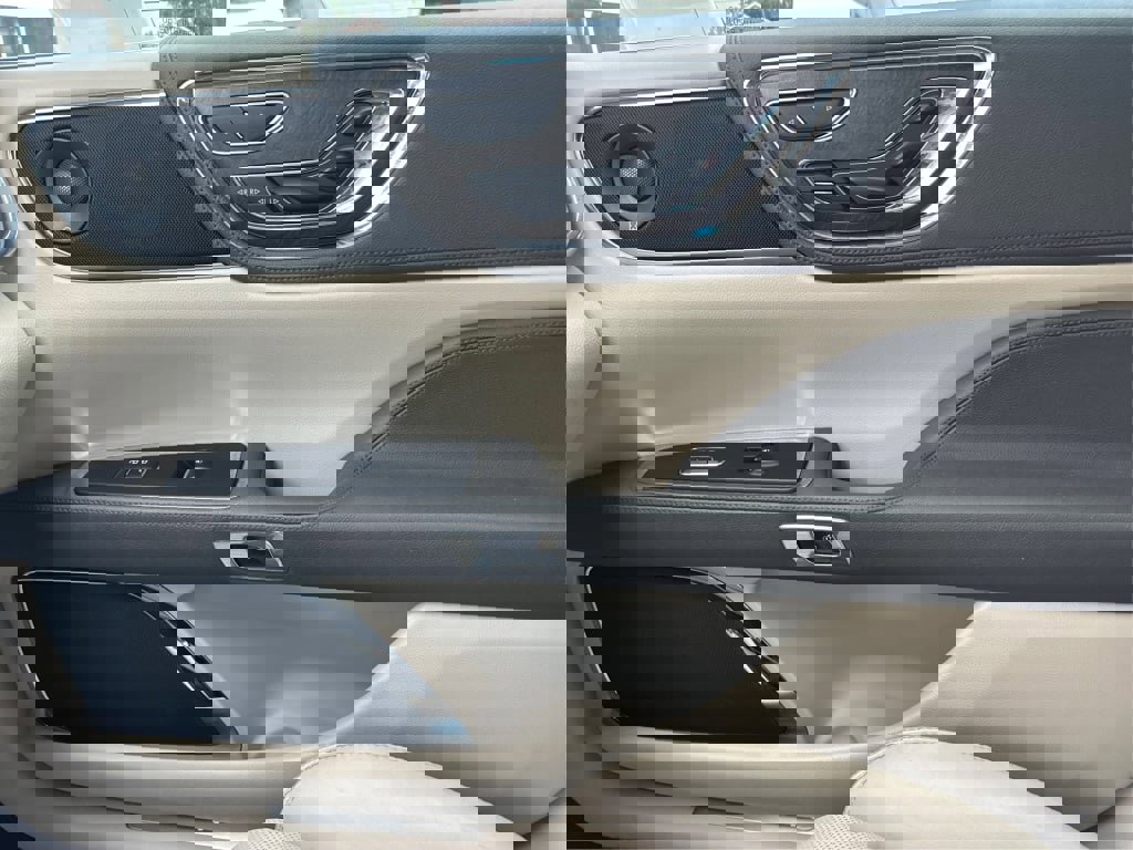 Used 2020 Lincoln Continental Reserve image 34