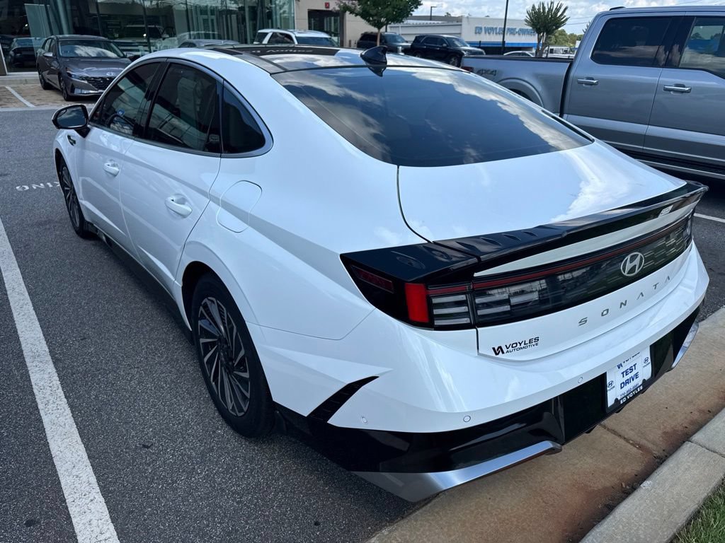 Certified 2025 Hyundai Sonata Limited FWD image 5