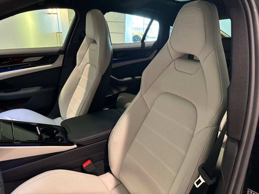 Certified 2026 Porsche Panamera 4 AWD/4WD image 5