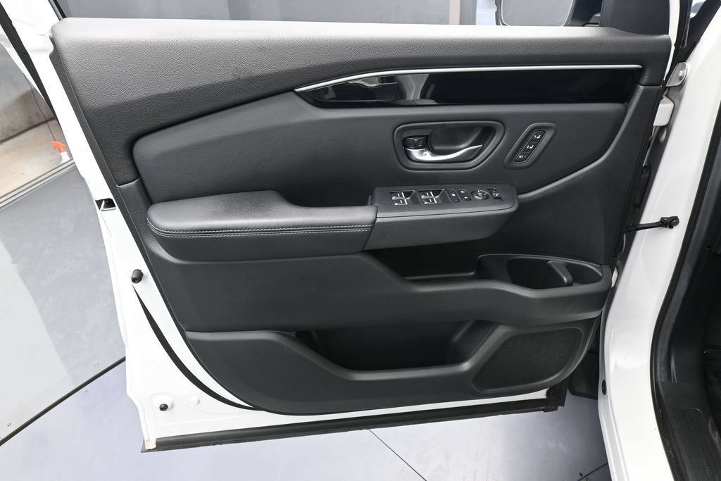 Used 2025 Honda Pilot EX-L image 12