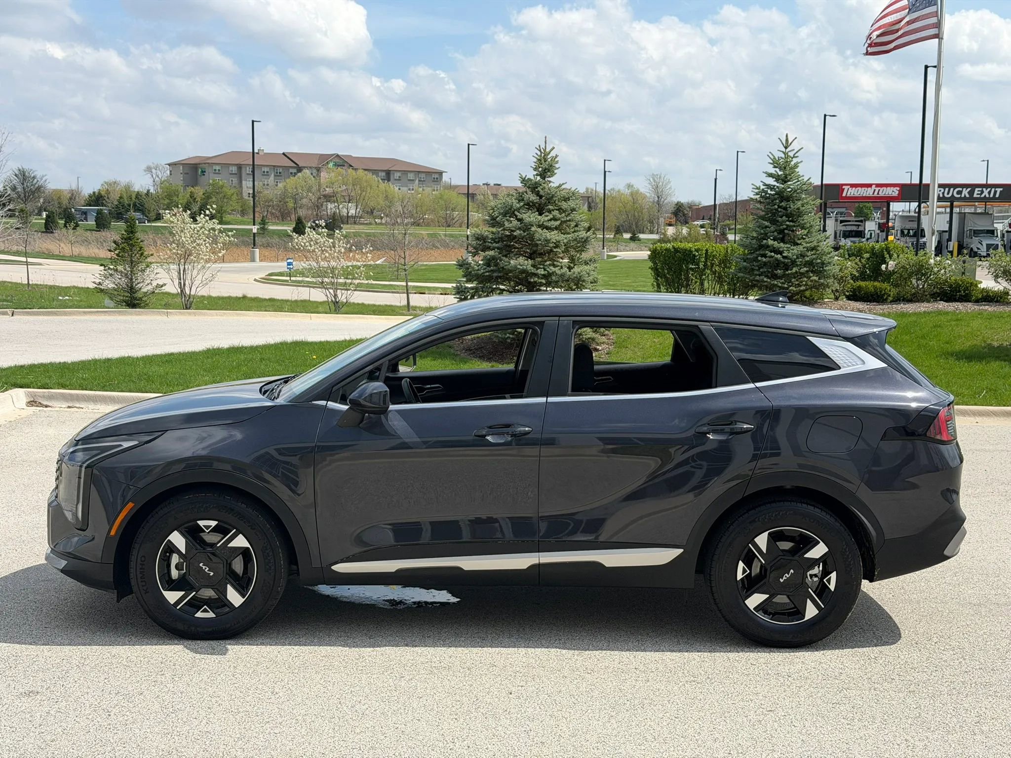 Used 2026 Kia Sportage LX FWD image 7