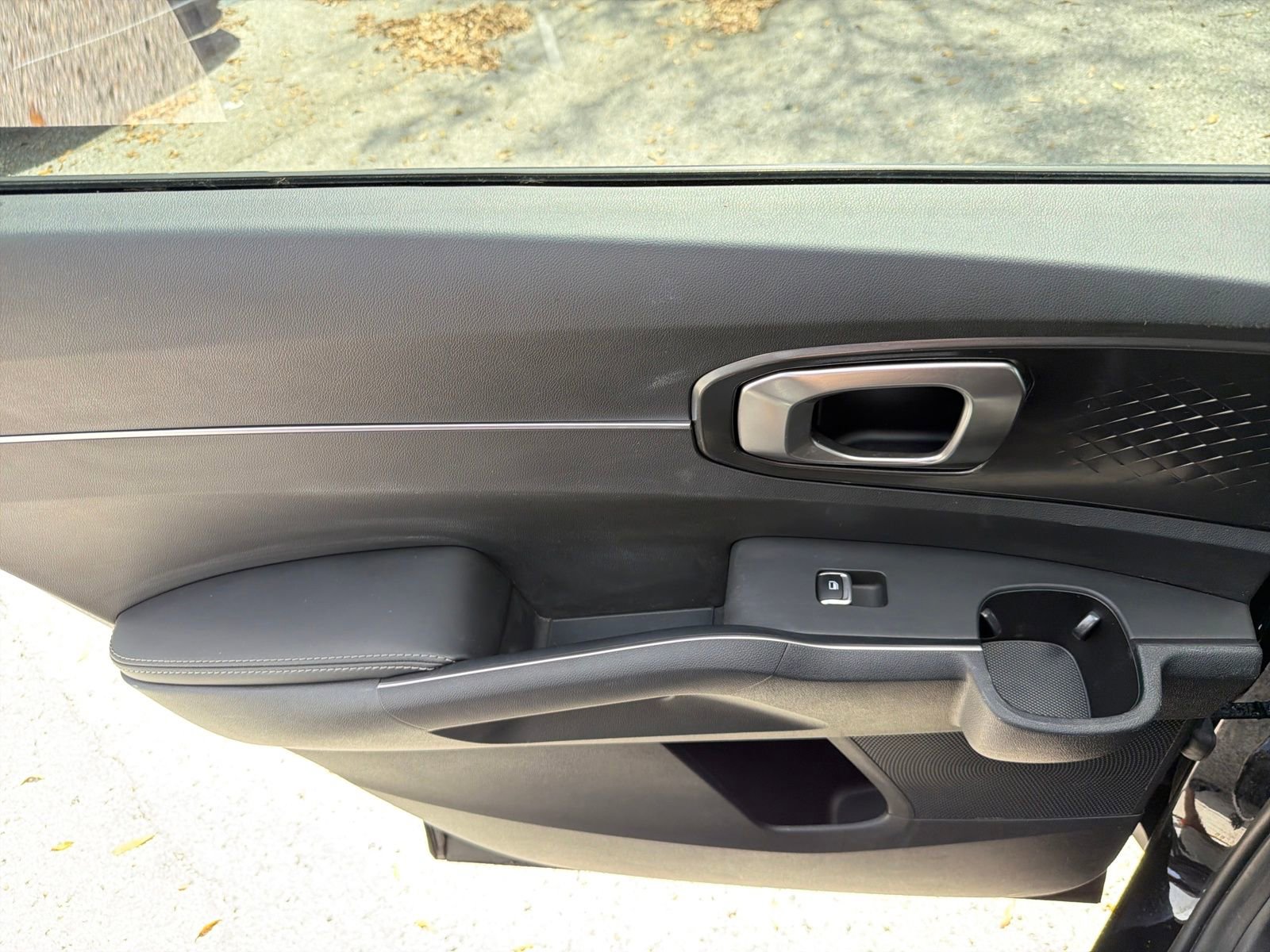 Used 2023 Kia Sorento LX image 24