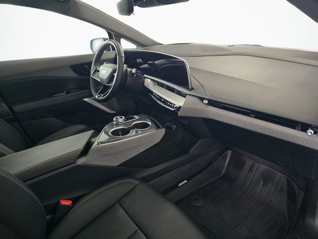 Used 2026 Cadillac Optiq Luxury 2 AWD/4WD image 41