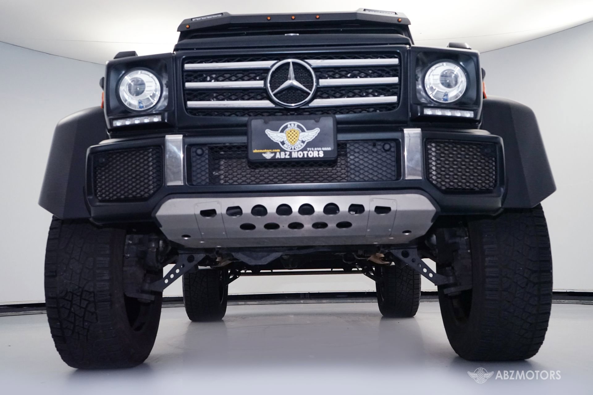 Used 2017 Mercedes-Benz G 550 Squared image 9
