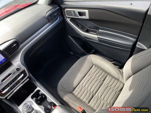 Used 2020 Ford Explorer XLT w/ Comfort Package image 16