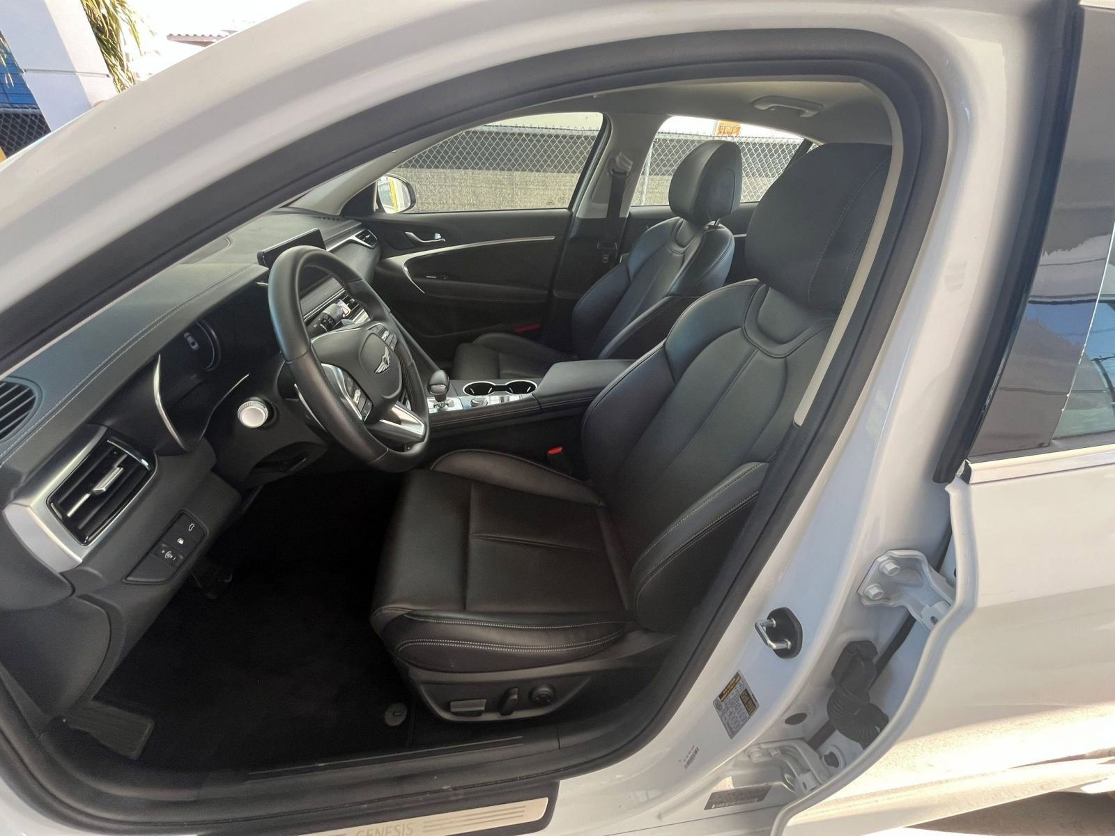 Used 2025 Genesis G70 2.5T image 29