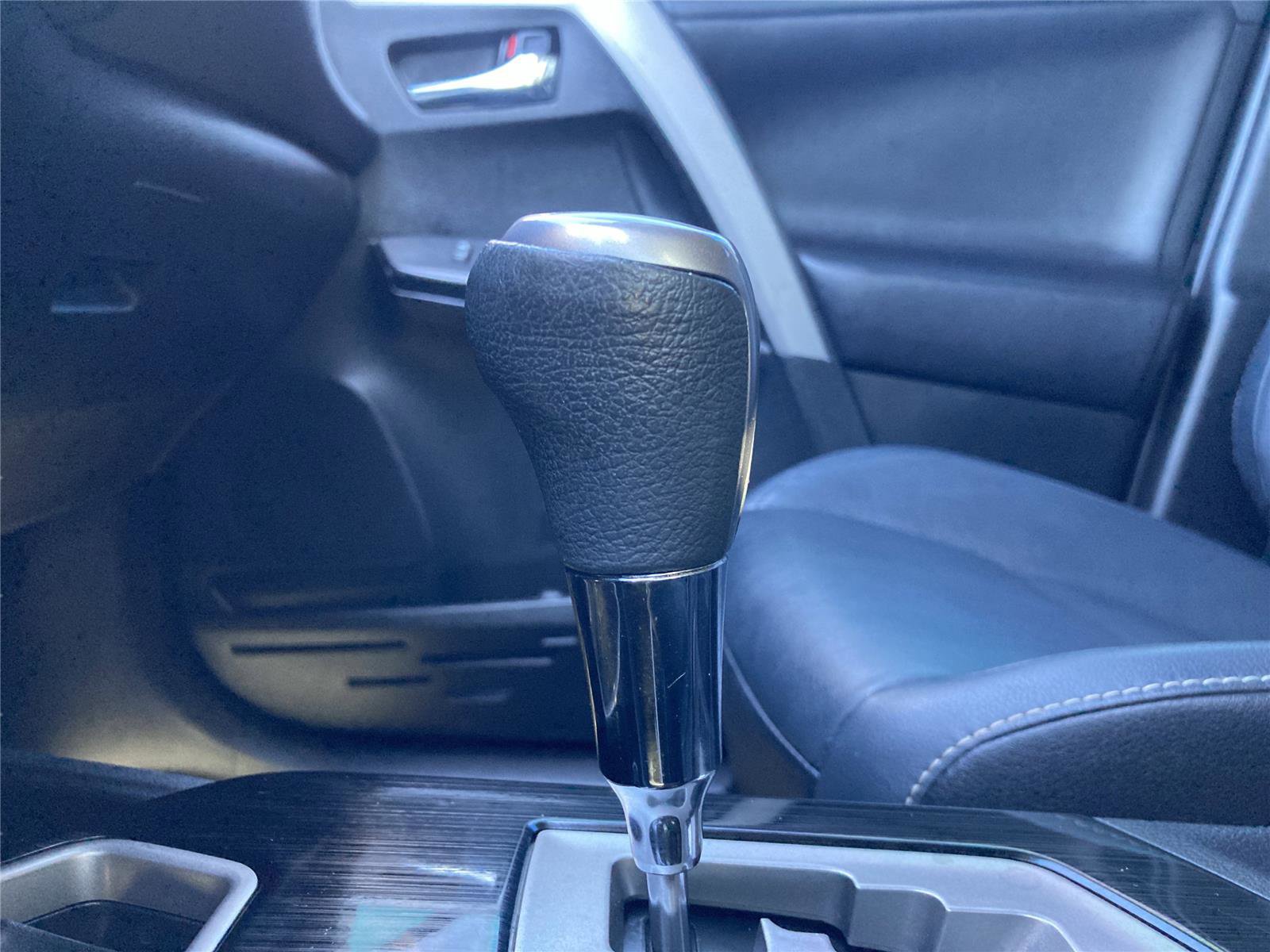 Used 2017 Toyota RAV4 Limited image 16