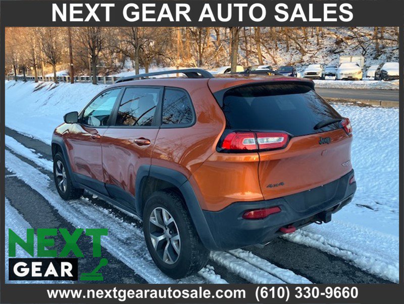 Used 2015 Jeep Cherokee Trailhawk w/ Comfort/Convenience Group image 3