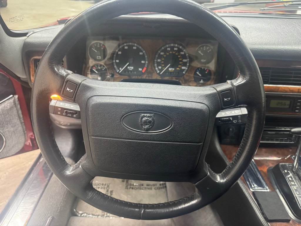 Used 1992 Jaguar XJS V12 Convertible RWD image 21