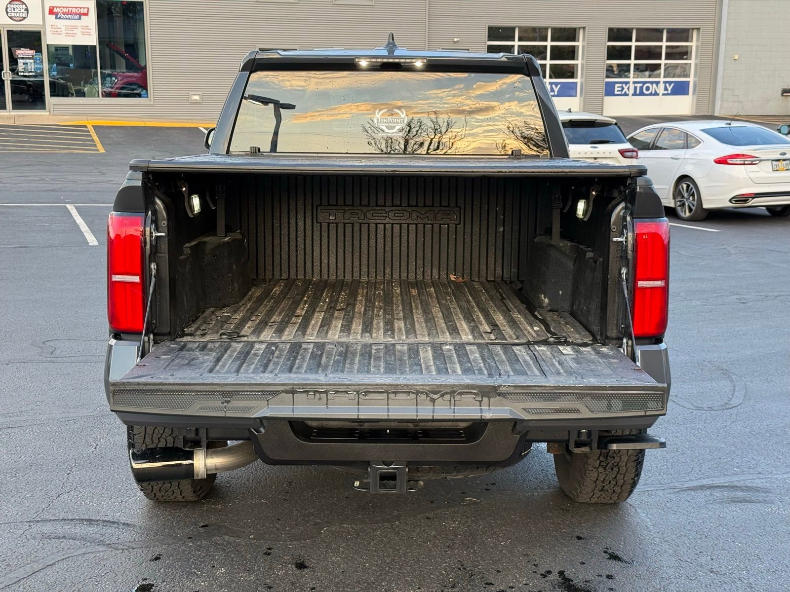 Used 2025 Toyota Tacoma TRD Off-Road AWD/4WD image 37