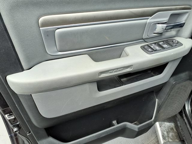 Used 2017 RAM 1500 Classic SLT RWD image 12