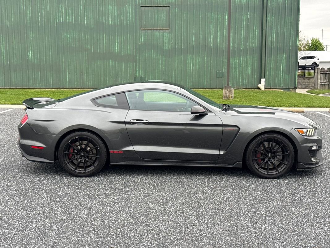 Used 2016 Ford Mustang Shelby GT350 w/ Track Package RWD image 9