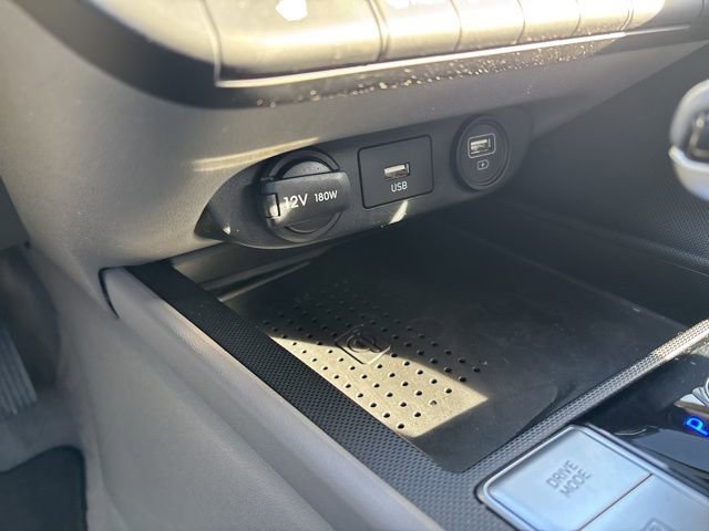 Used 2023 Hyundai Elantra SEL w/ Convenience Package image 31