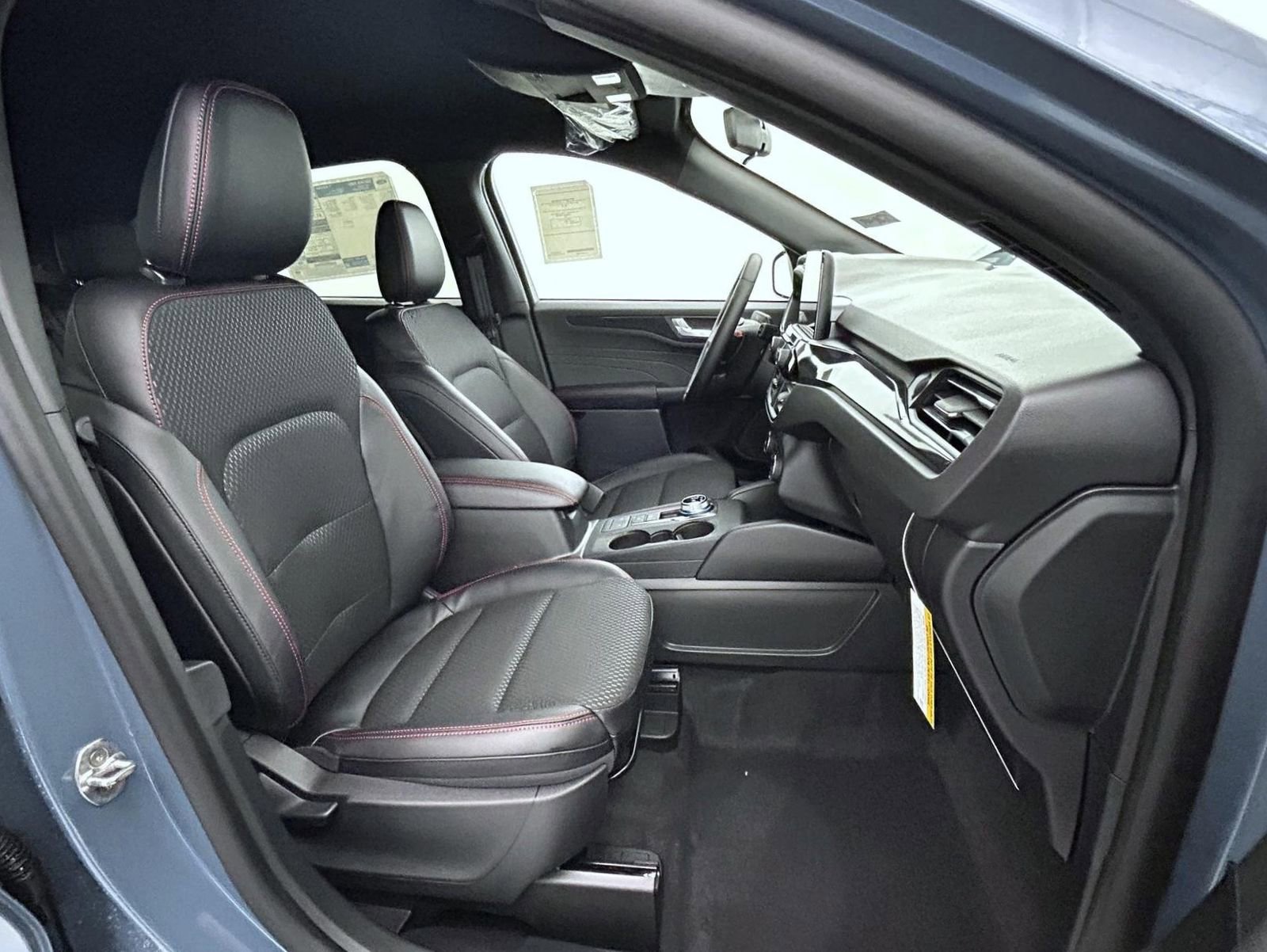 New 2026 Ford Escape ST-Line w/ Cold Weather Package image 15