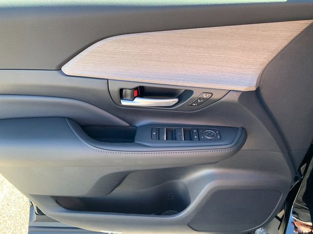 New 2026 Toyota Grand Highlander Platinum image 11