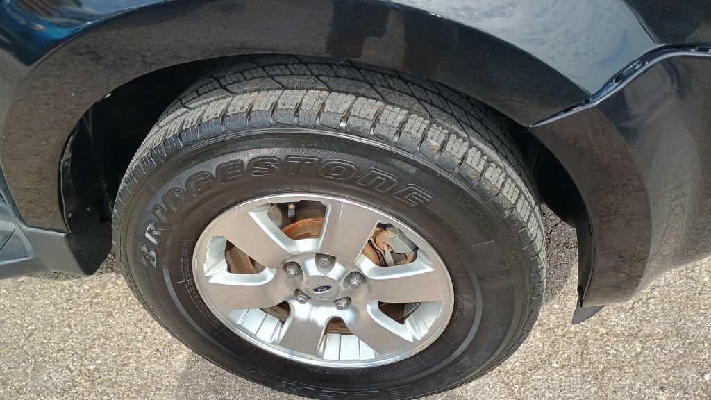 Used 2011 Ford Escape Limited w/ 302A Rapid Spec Order Code FWD image 30