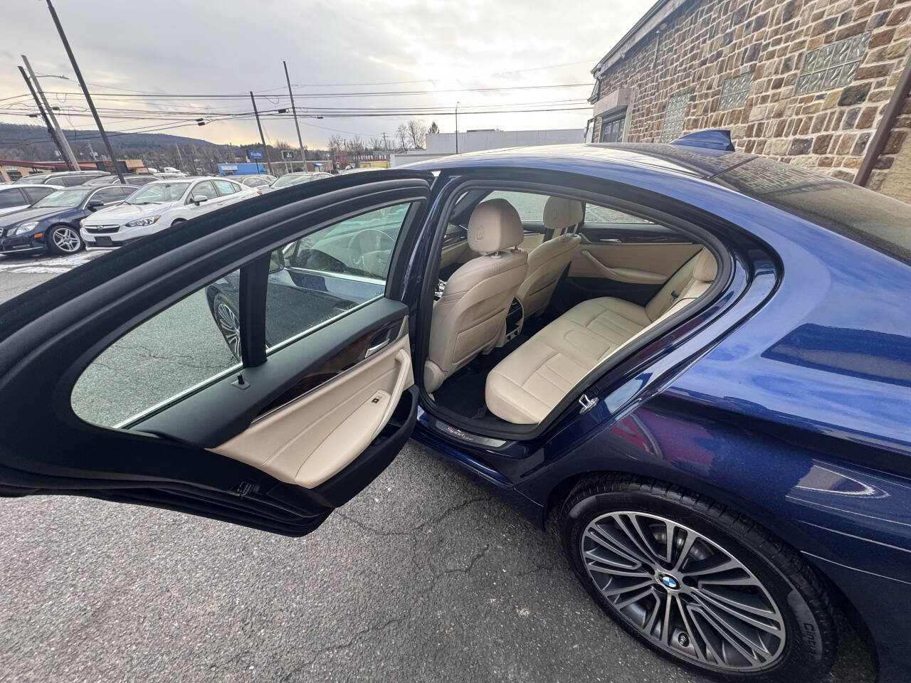 Used 2019 BMW 530i xDrive image 13