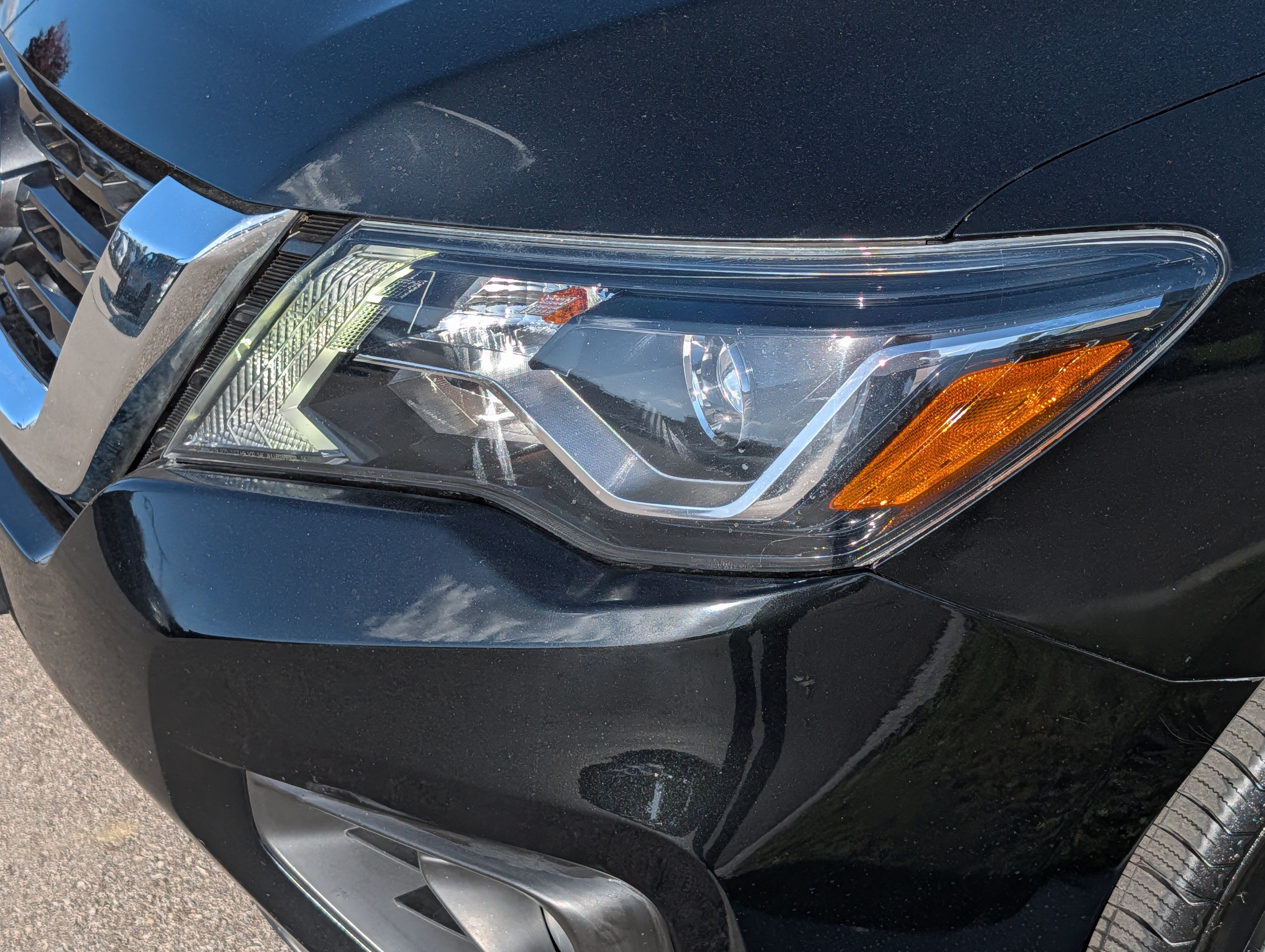 Used 2017 Nissan Pathfinder Platinum AWD/4WD image 16