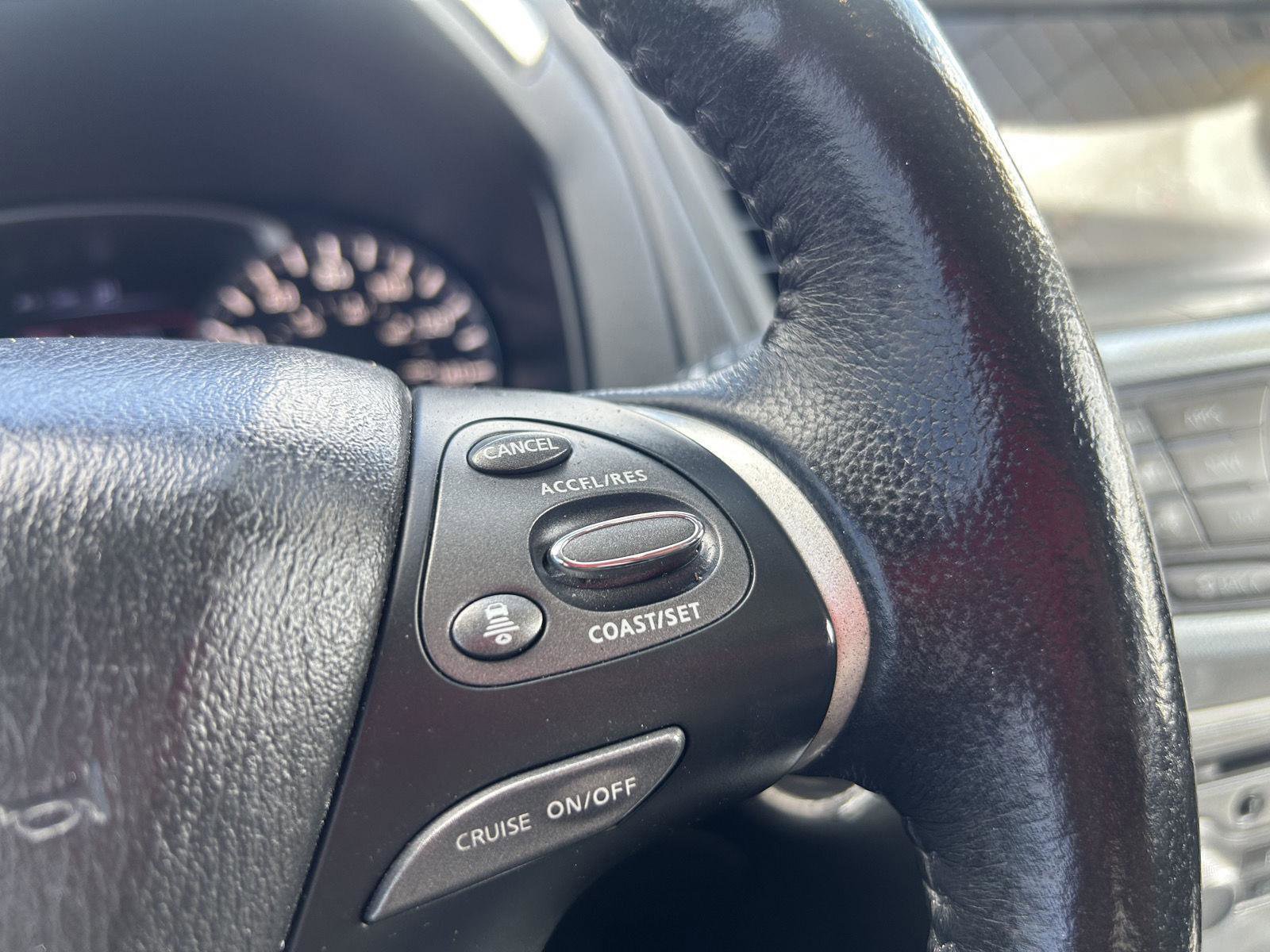 Used 2019 Nissan Pathfinder SL AWD/4WD image 30