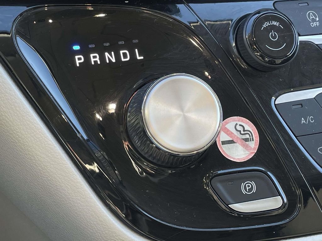 Used 2024 Chrysler Voyager LX image 19