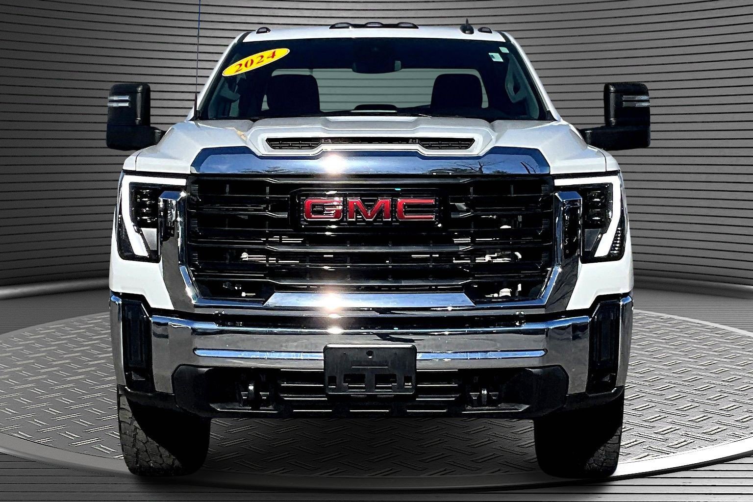 Used 2024 GMC Sierra 3500 Pro w/ Convenience Package AWD/4WD image 2