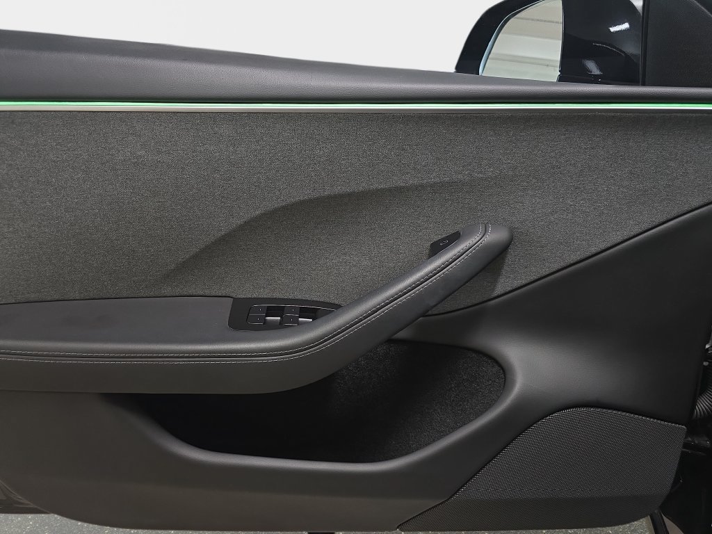 Used 2024 Tesla Model 3 Standard Range RWD image 27