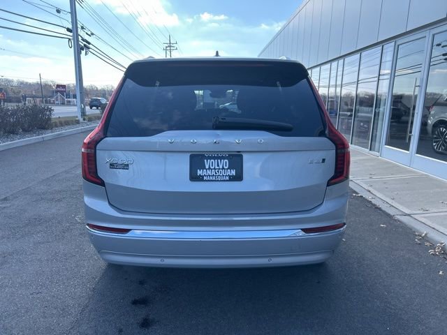Certified 2025 Volvo XC90 B6 Plus image 4