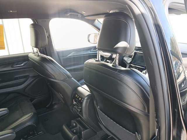 Used 2023 Jeep Grand Cherokee L Laredo image 35