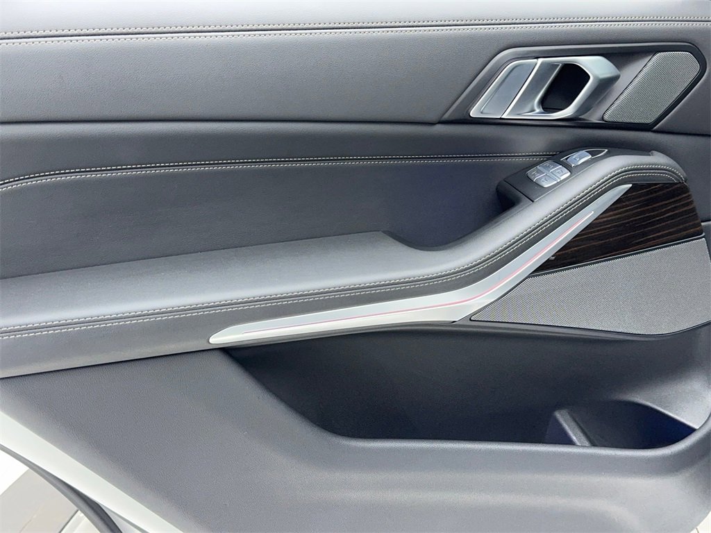 Used 2024 BMW X7 xDrive40i image 47