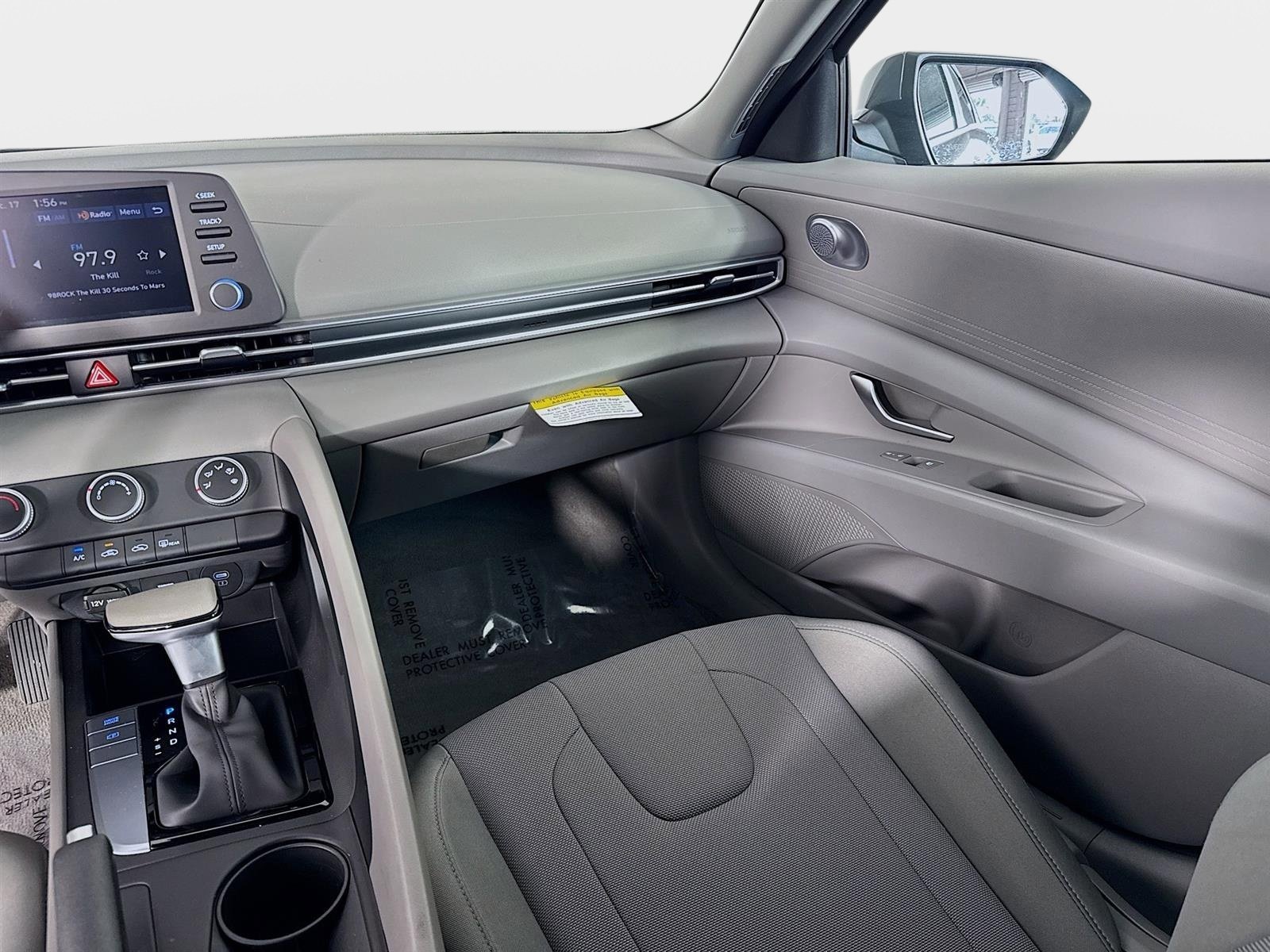 Certified 2025 Hyundai Elantra SE image 22