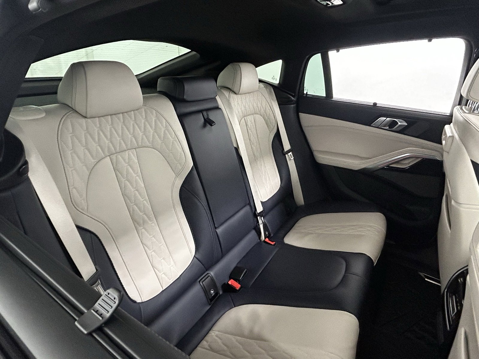 Used 2023 BMW X6 M50i w/ Executive Package image 37