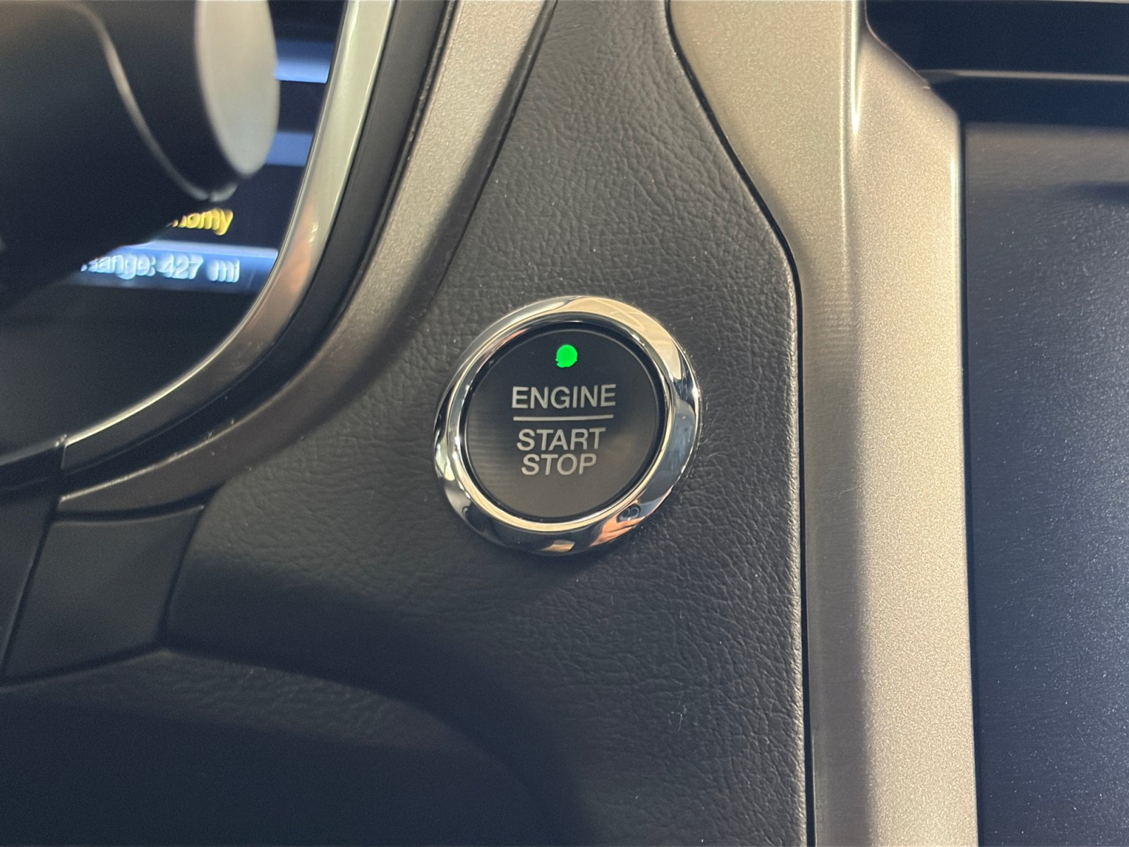 Used 2020 Ford Fusion SE FWD image 22