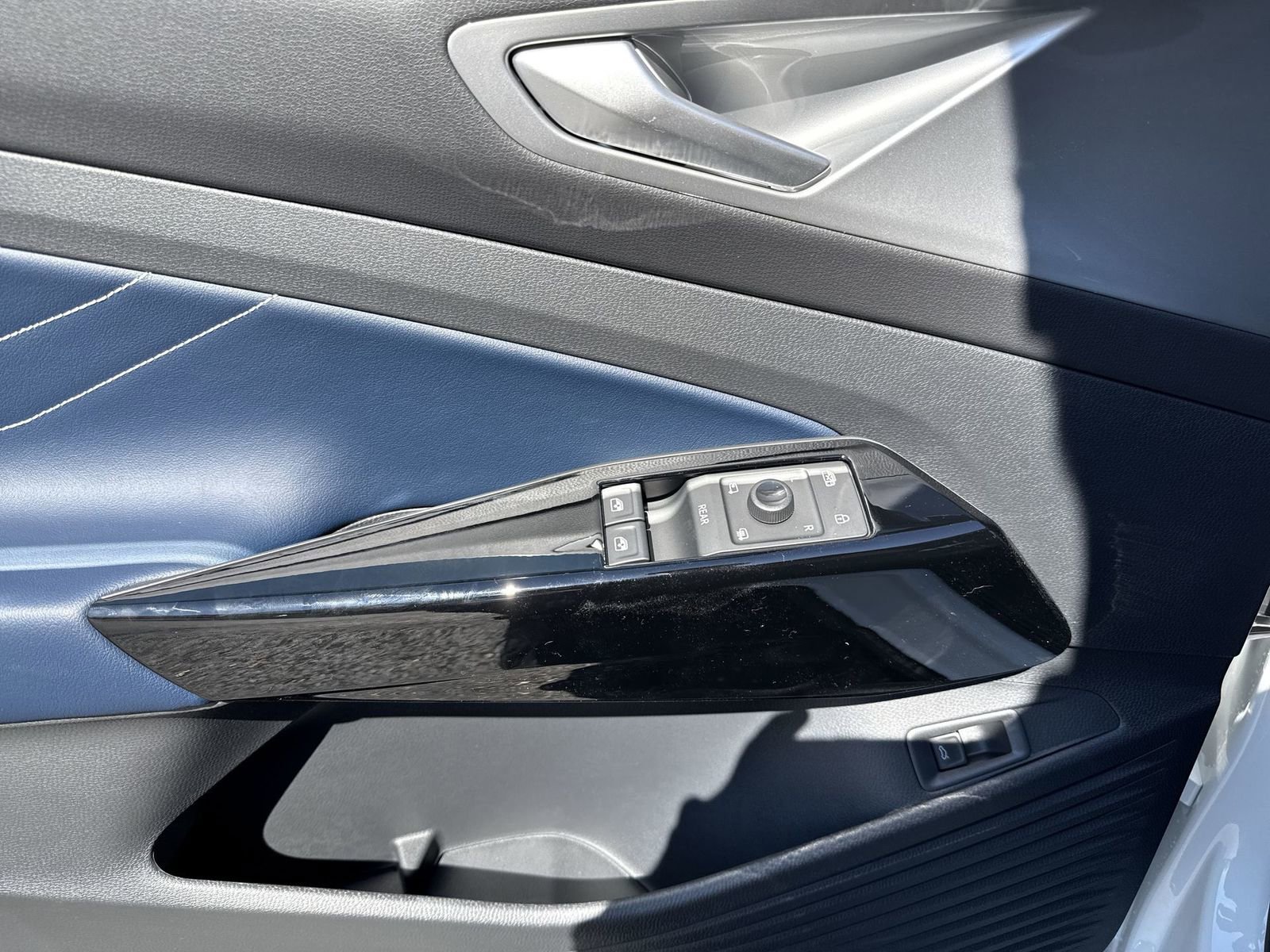 New 2025 Volkswagen ID.4 Pro S Plus image 14