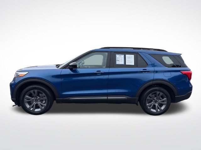 Used 2023 Ford Explorer XLT w/ Equipment Group 202A AWD/4WD image 2