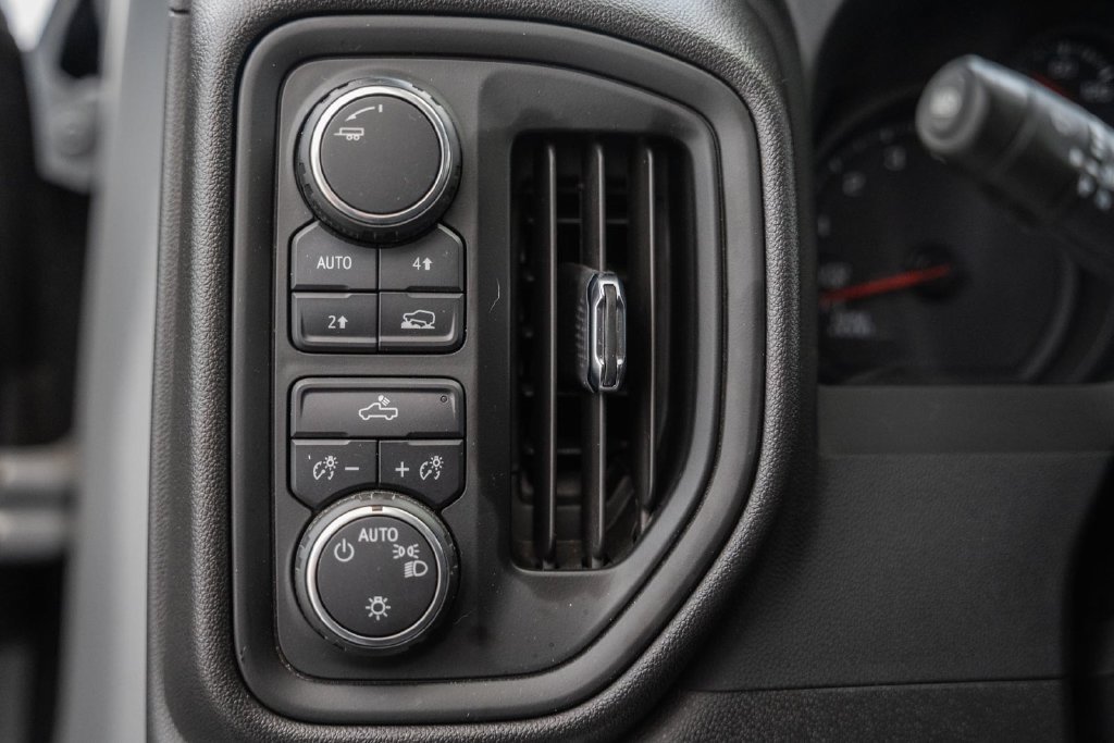 Used 2024 Chevrolet Silverado 1500 Custom AWD/4WD image 38