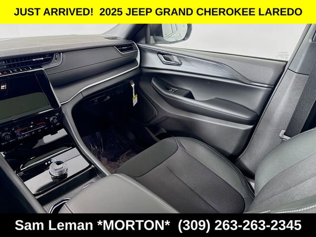 New 2025 Jeep Grand Cherokee Laredo w/ Luxury Tech Group I image 23
