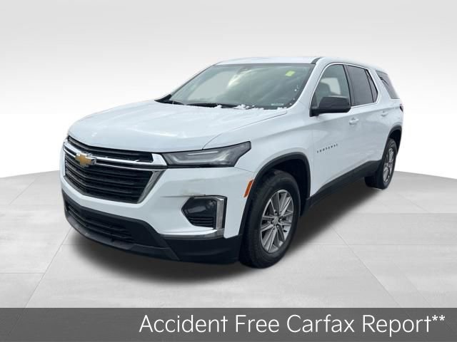 Used 2023 Chevrolet Traverse LS image 3