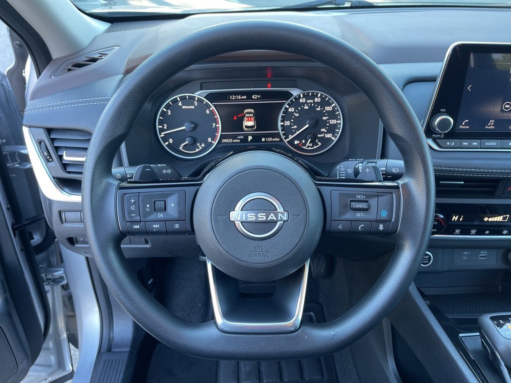 Used 2023 Nissan Rogue SV image 15