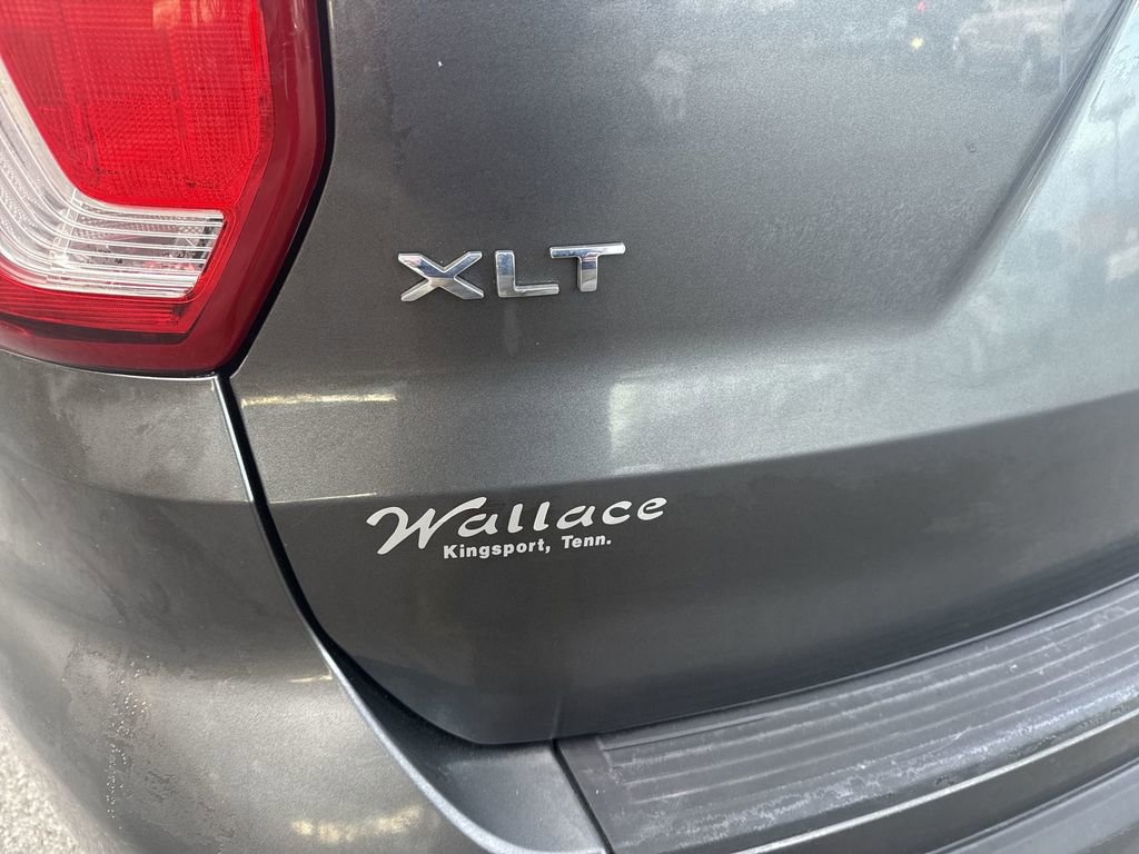 Used 2019 Ford Explorer XLT image 7