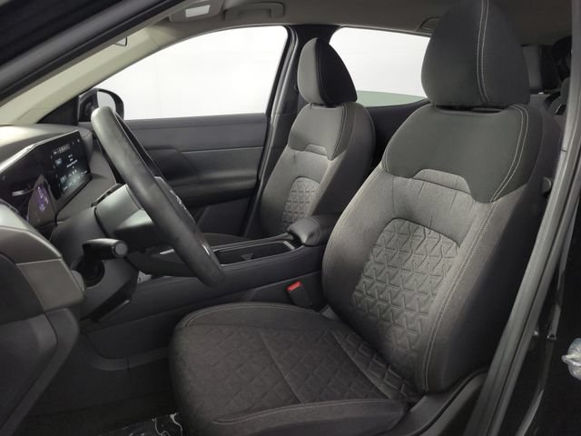 Used 2025 Nissan Kicks SV w/ Charging Package FWD image 15