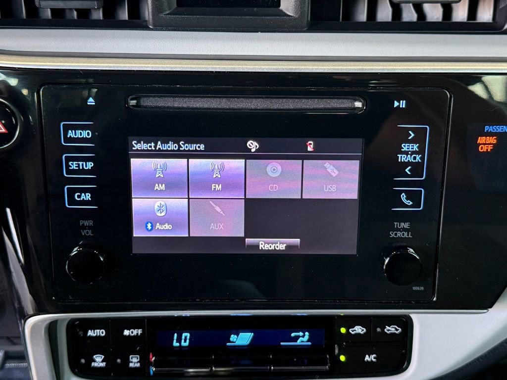 Used 2018 Toyota Corolla LE w/ Carpet Mat Package (TMS) image 26