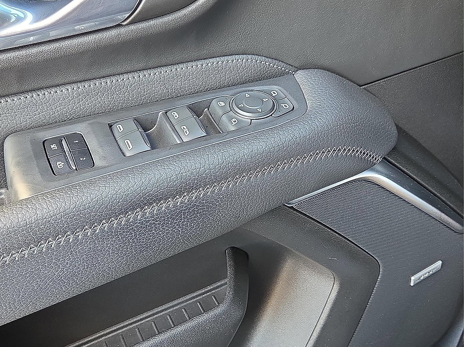 Used 2021 GMC Yukon Denali image 15