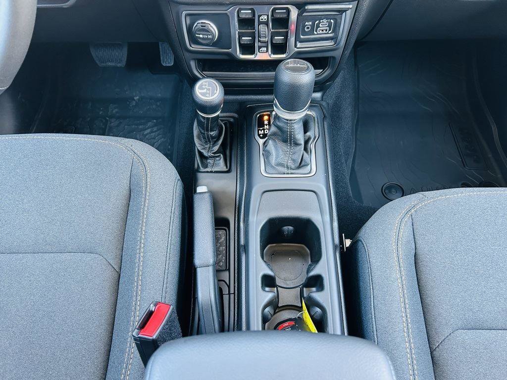 New 2025 Jeep Gladiator Sport image 21