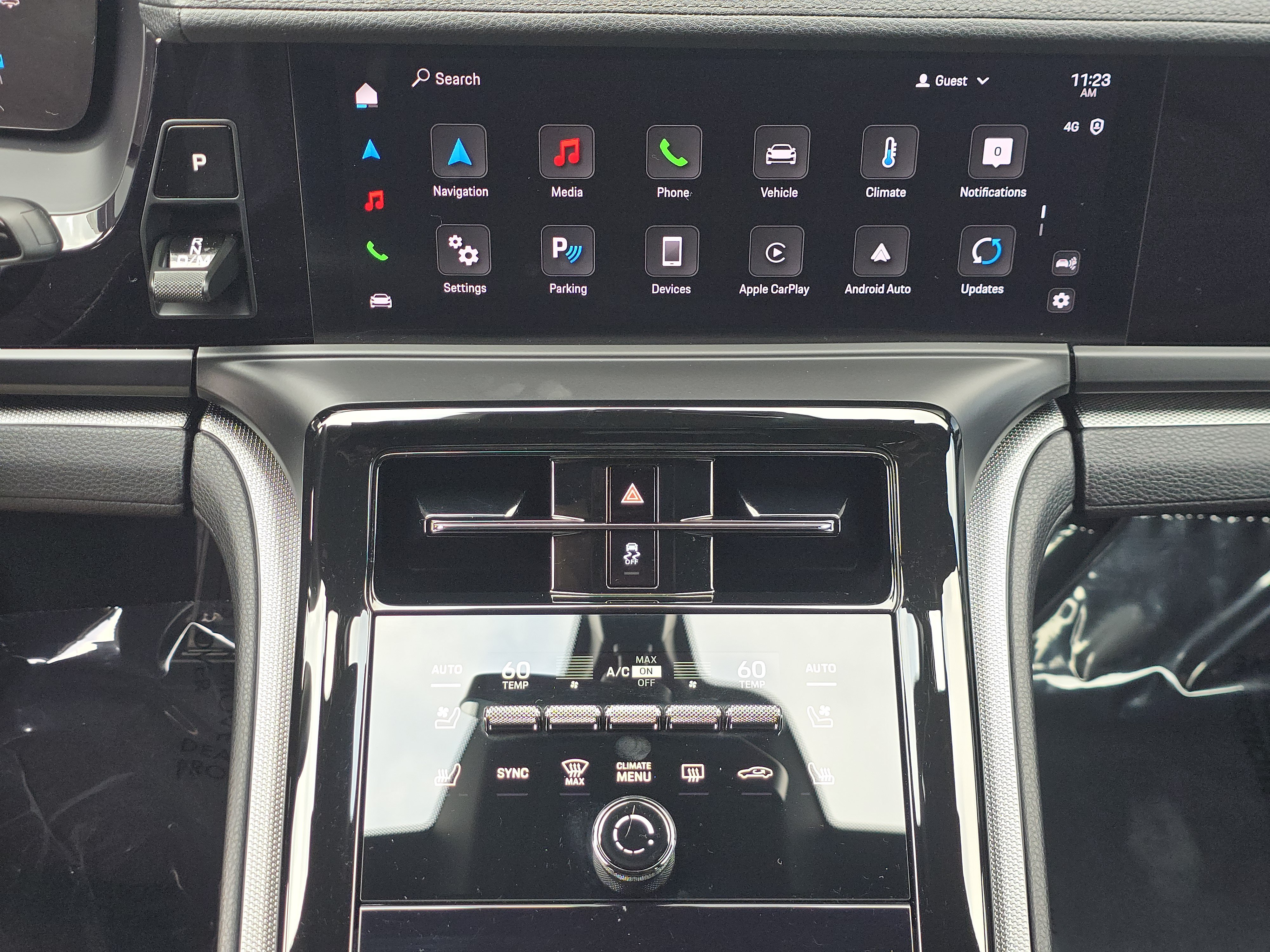 Certified 2025 Porsche Panamera 4 AWD/4WD image 28