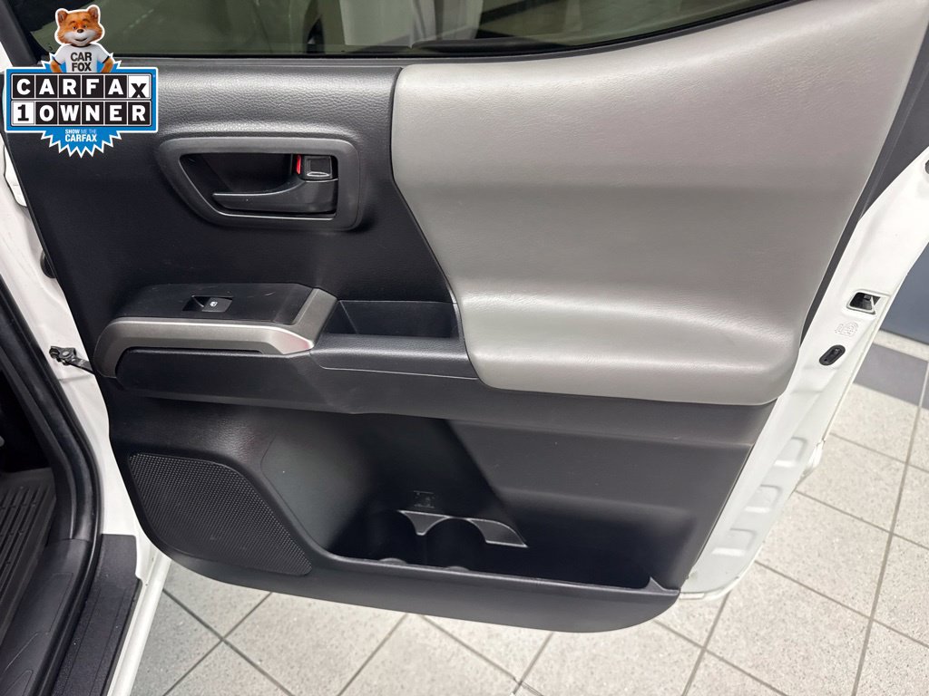 Used 2022 Toyota Tacoma SR5 AWD/4WD image 21