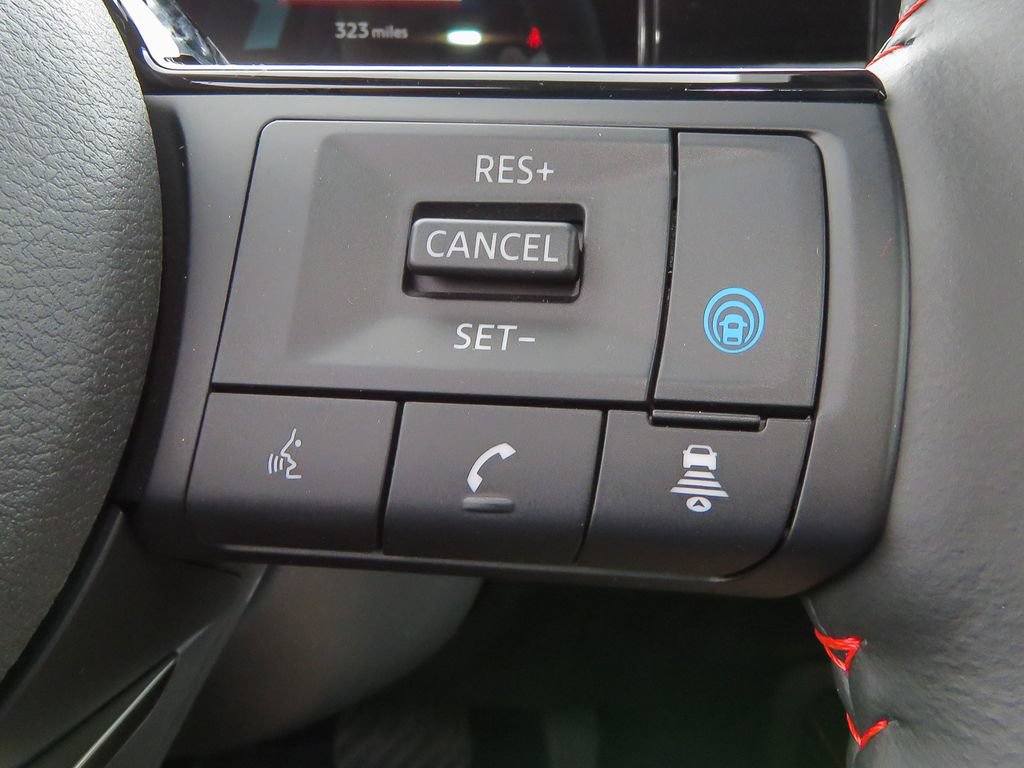Certified 2025 Nissan Kicks SR w/ SR Premium Package AWD/4WD image 33