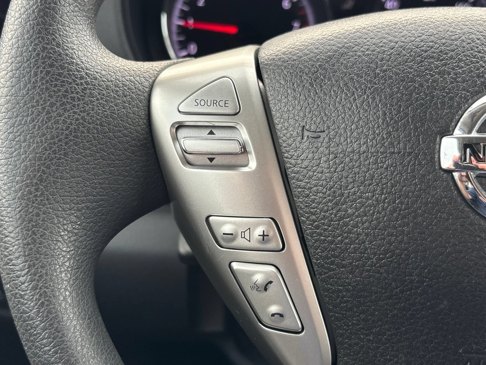 Used 2015 Nissan Versa SV FWD image 25